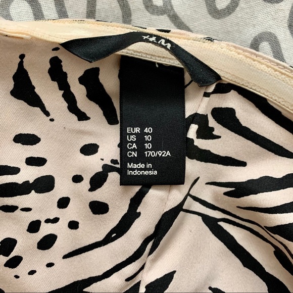 🌻2/$35🌻 H&M strapless dress - Picture 3 of 6